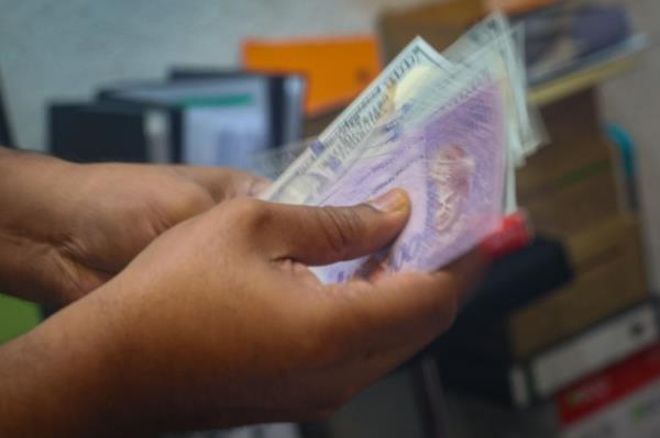 Ringgit likely to trade in a tight range next week